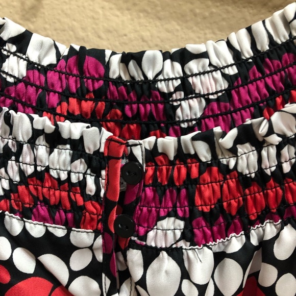 Cute dotted blouse - Picture 2 of 4